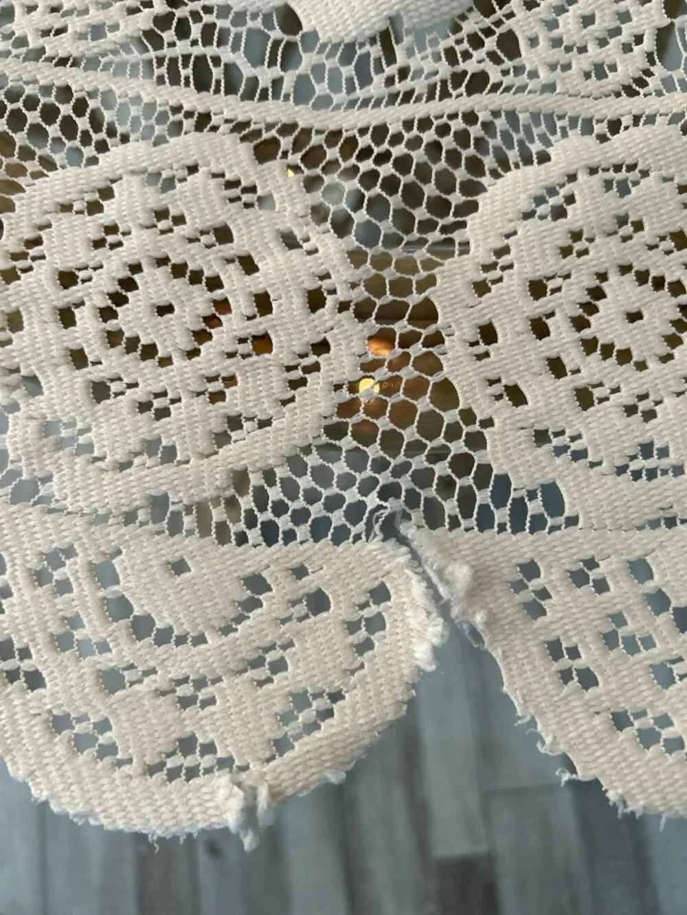 Floral Lace Medallions Scalloped Edged Tablecloth 70